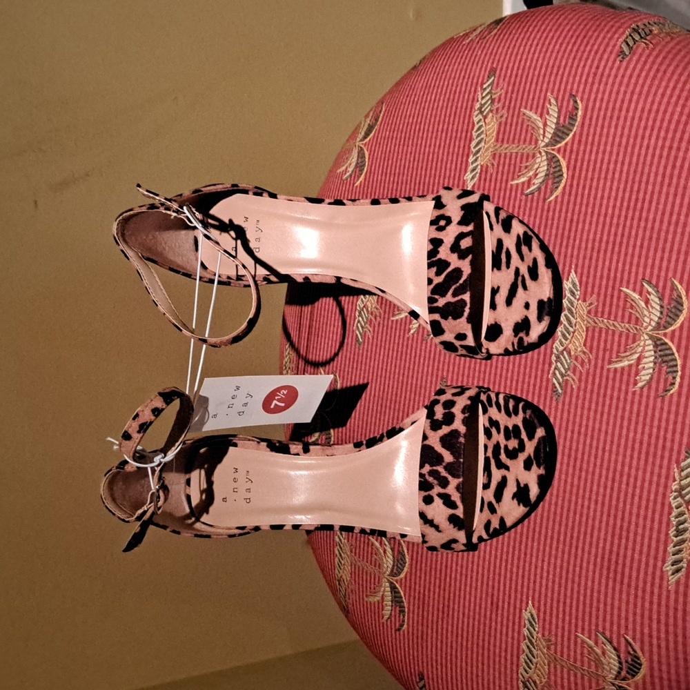 Leopard shoes
